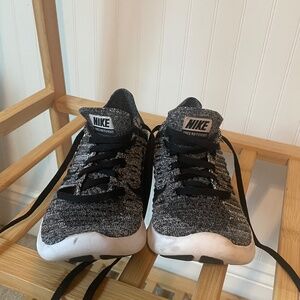 Nike free fly knit shoes